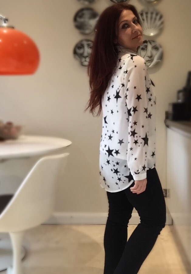always a blue sky girl star print h&m shirt ootd 